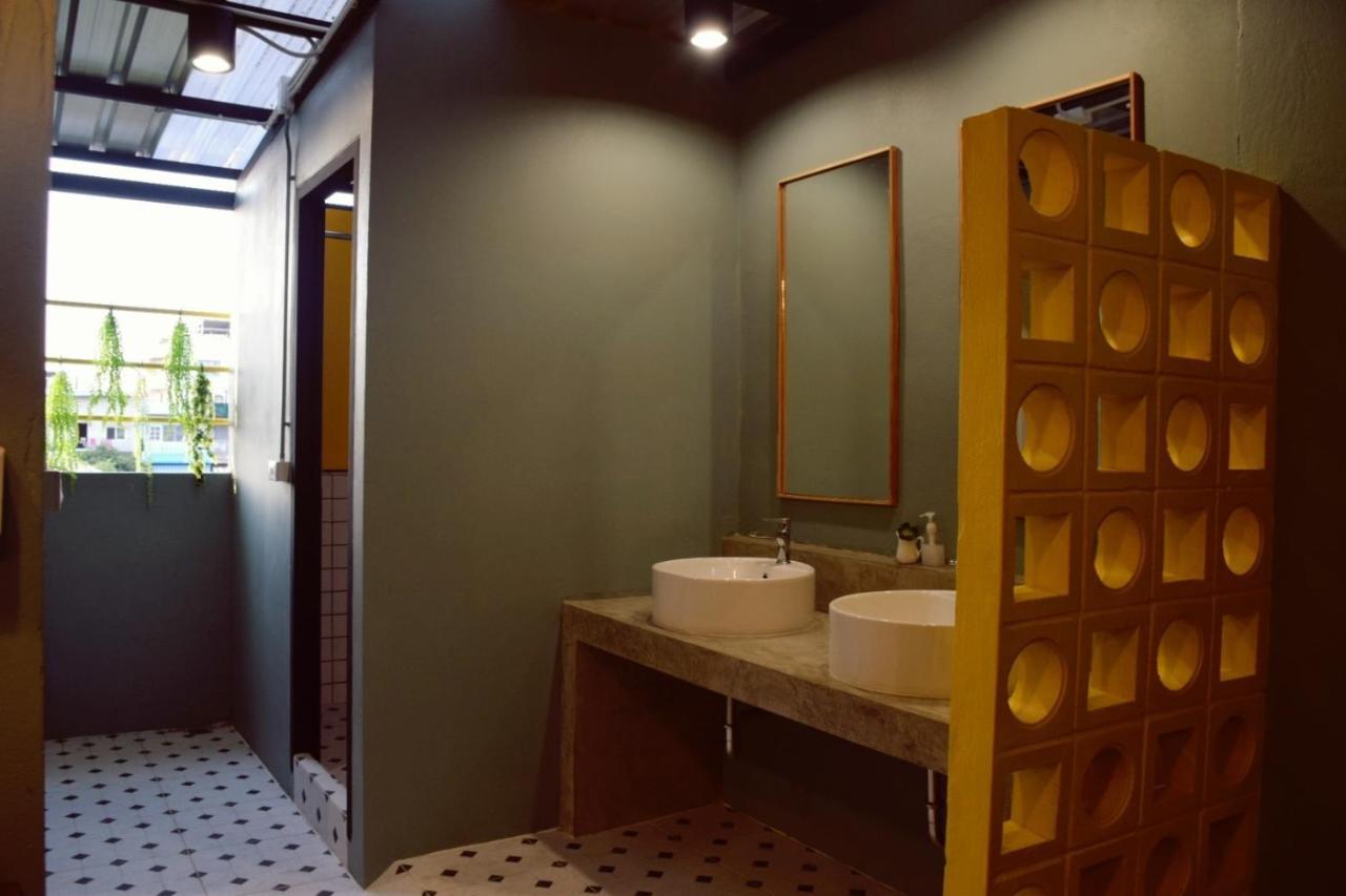 Bangpho Story Hostel Bangkok Exterior photo
